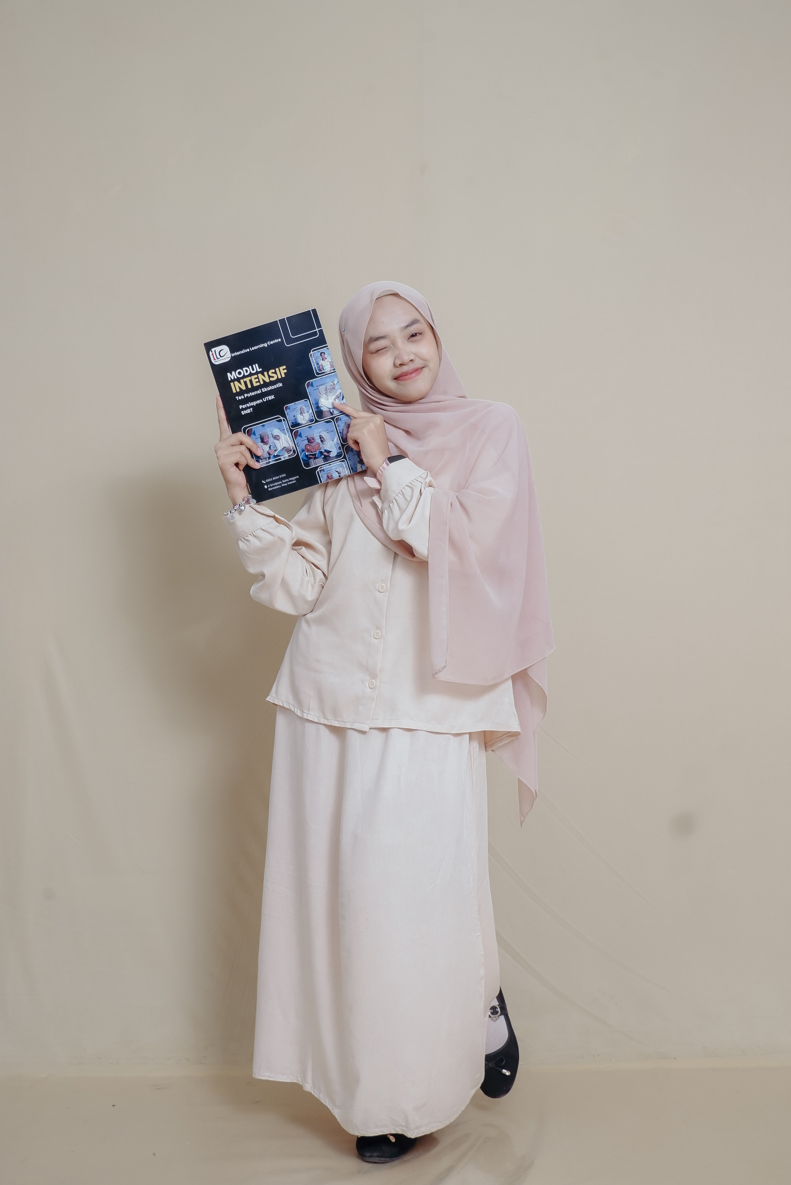 Destia Alma Fira